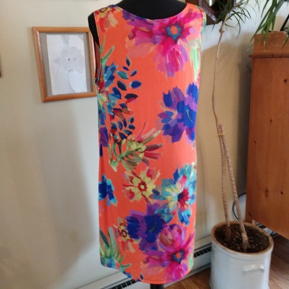 Summer dress - Picture 2 of 3